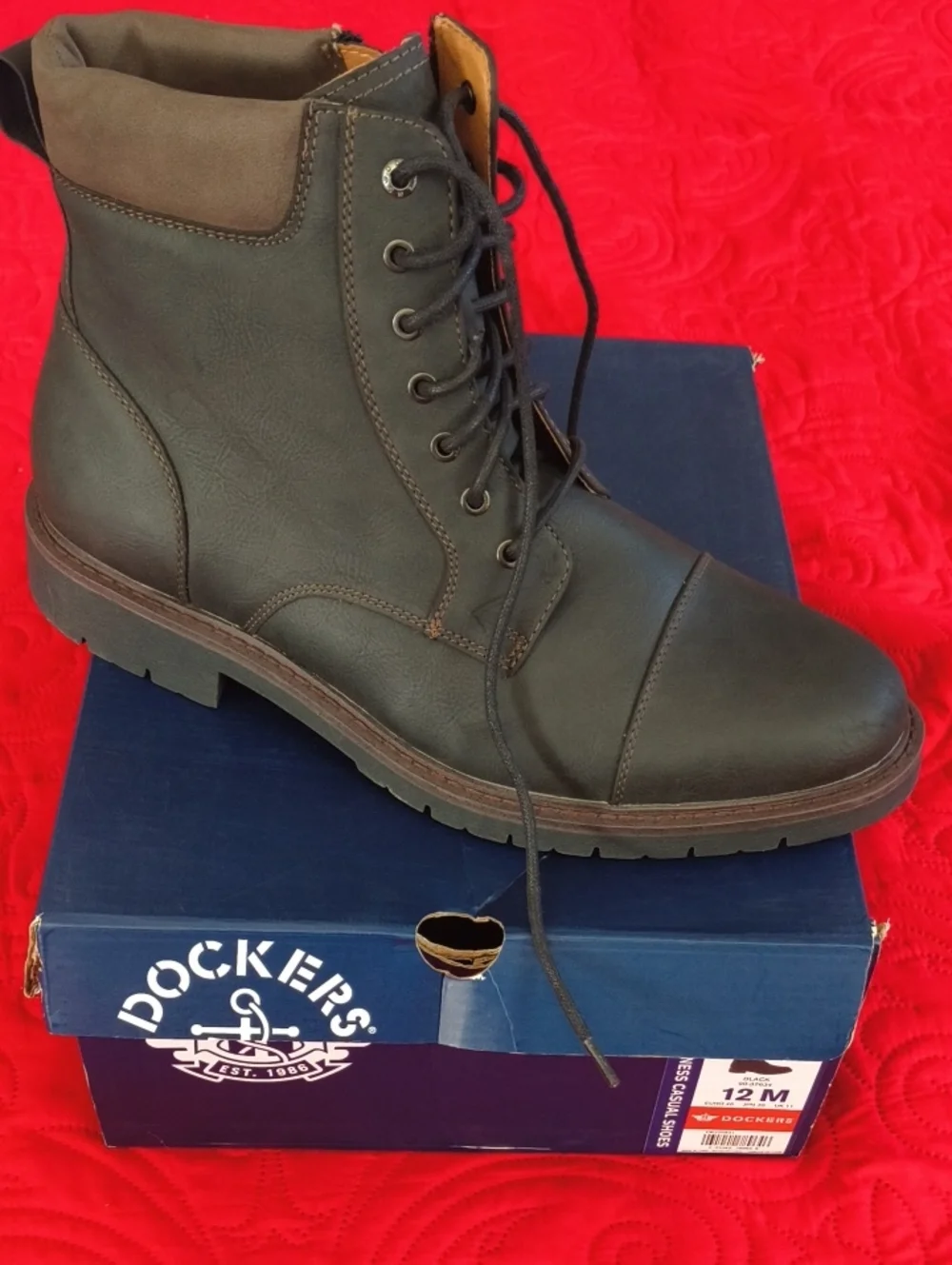 Dockers Men's Black Lace-Up Casual Boot with Brown Collar